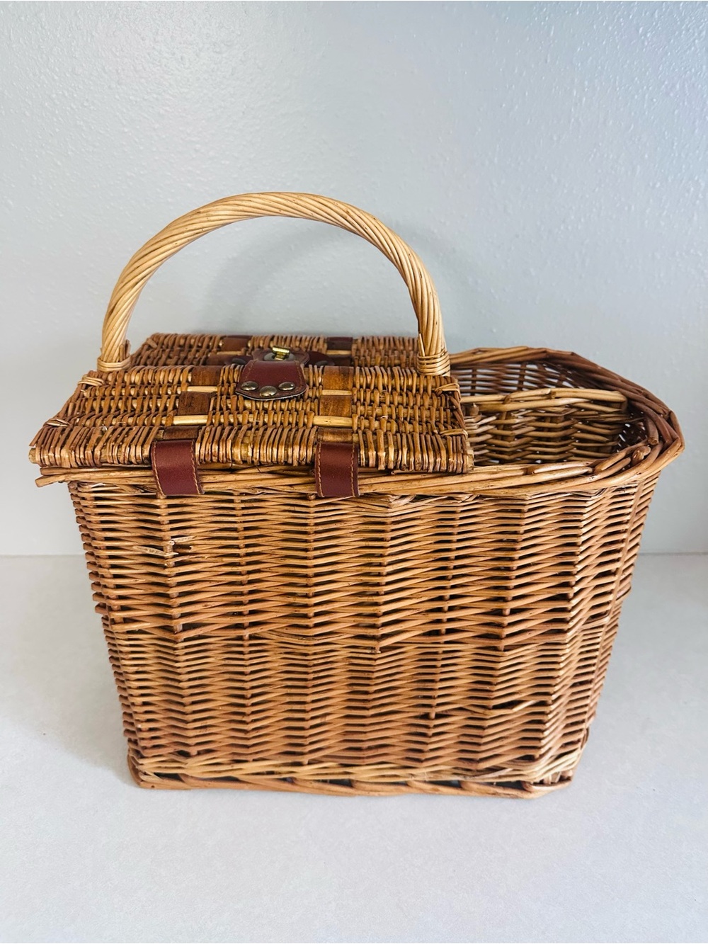 Wicker Wine & Cheese Picnic Basket Citrus Lining Mid Century - Vintage 1960